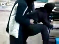 琥珀色の石が脅迫を受 その準備のための大きな黒dick. 男性 向け エッチ 動画